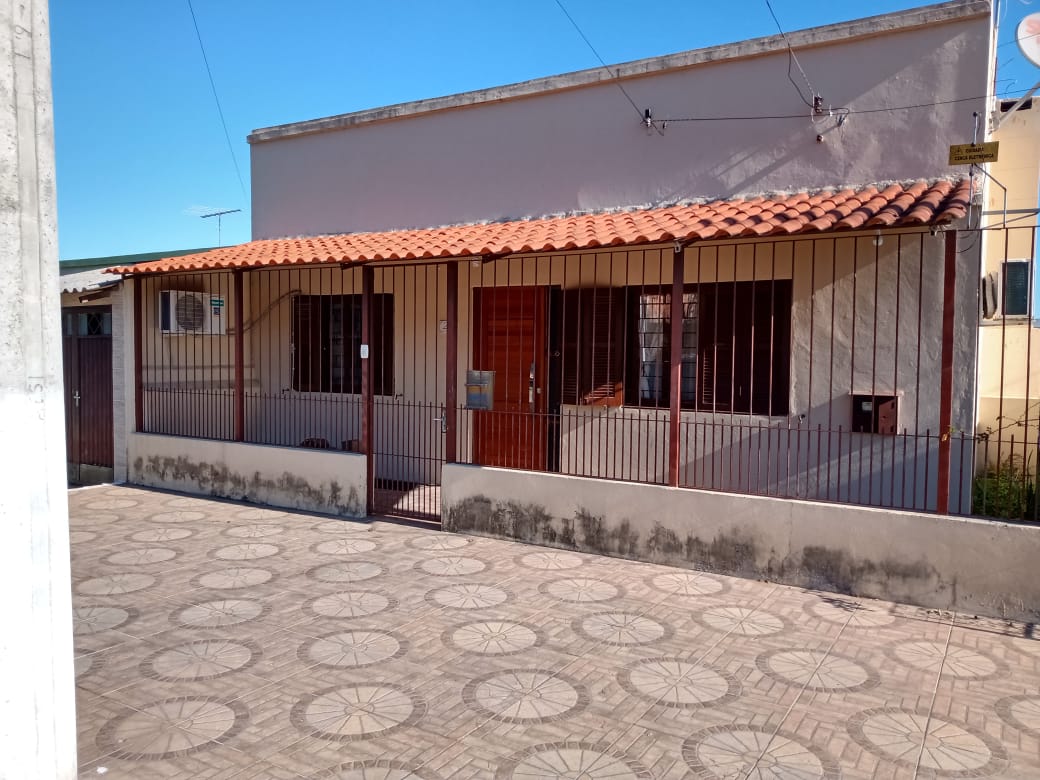 Imóveis Chagas Santana do Livramento - Prado - Casa Próximo ao Parque da Associação Rural